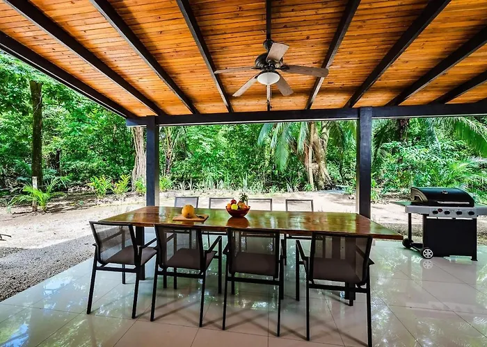 Renovated 3 Bd Walkable Pool Villa *